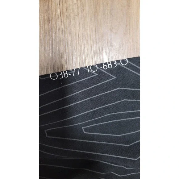 Vtg Rocawear V-neck T-shirt - Picture 3 of 4